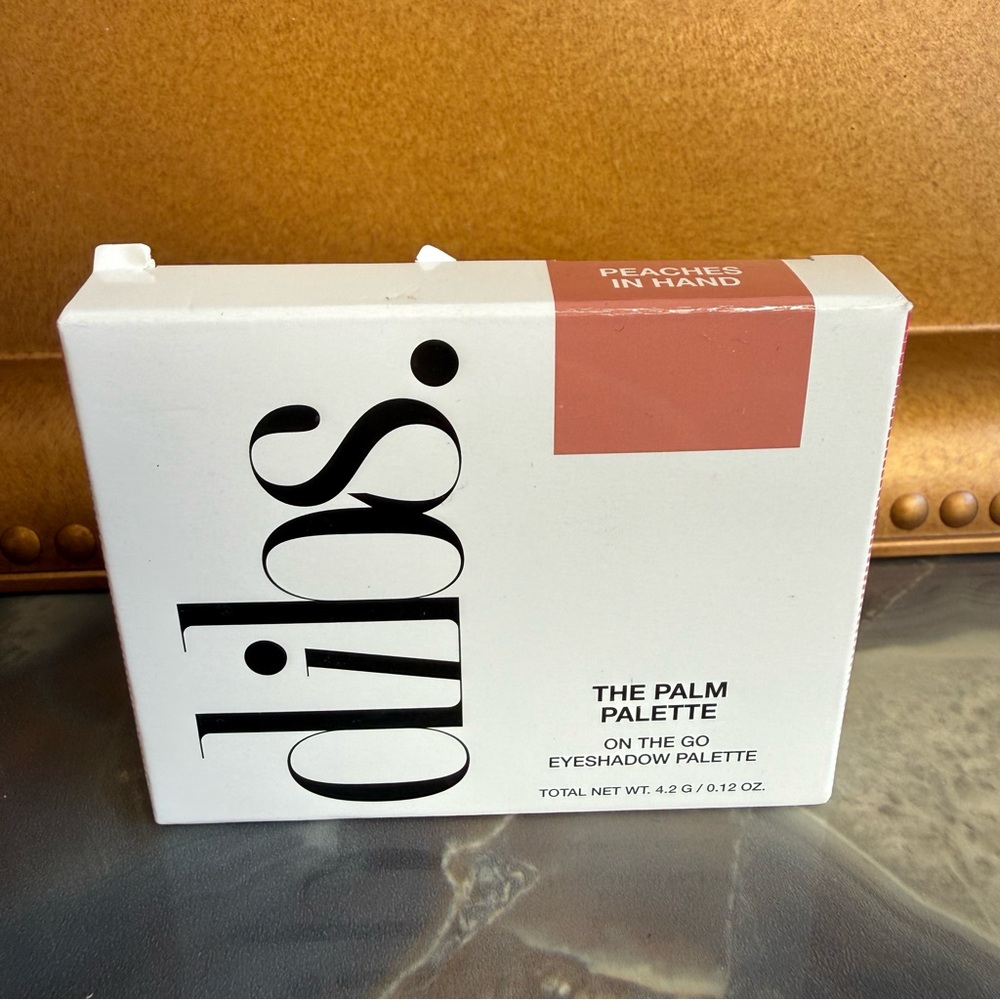 NEW dibs - The Palm Palettes - PEACHES IN HAND - Elevated Eyeshadow Pallete - Picture 5 of 10